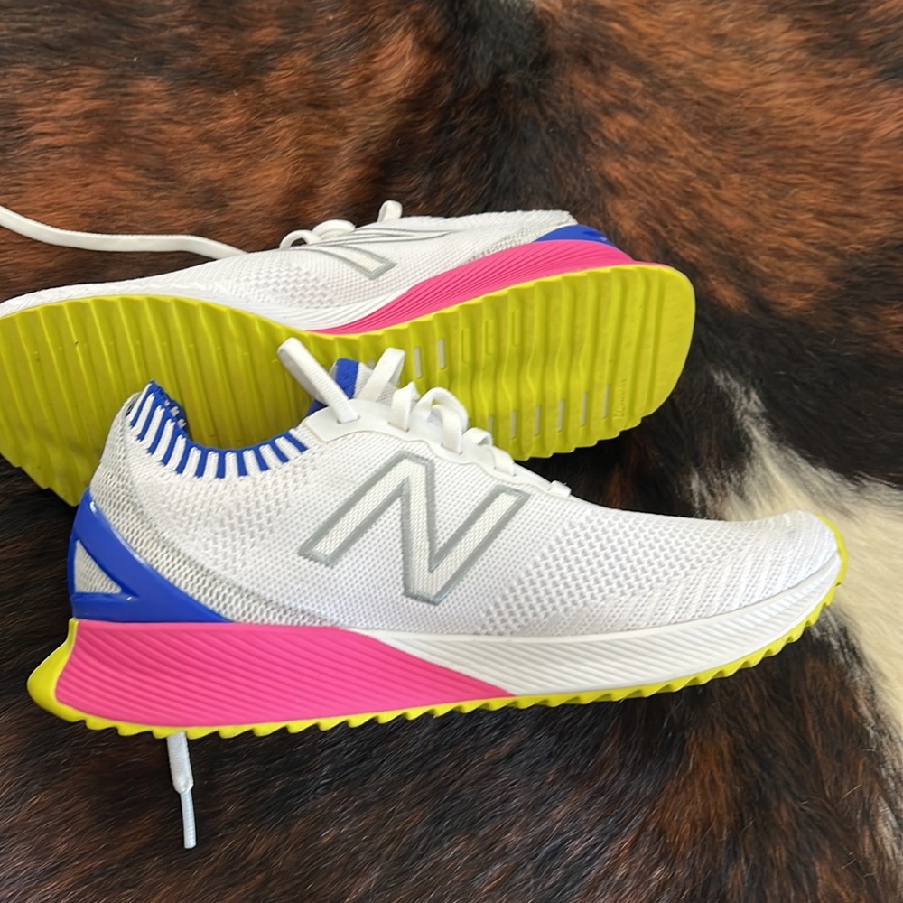 Like new, women's new balance fuel cell